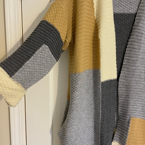 Color Block Sweater - Picture 2 of 5